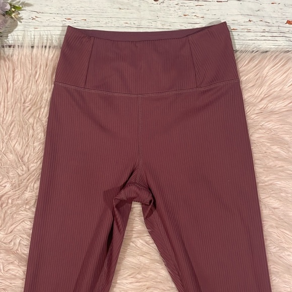 Girlfriend Collective Goji Ribbed High Rise Compression Leggings - Picture 5 of 8